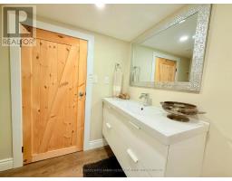 4 ROSEWOOD AVENUE - 16