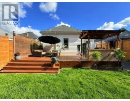 4 ROSEWOOD AVENUE - 19