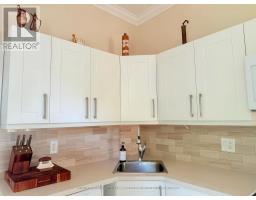 4 ROSEWOOD AVENUE - 8