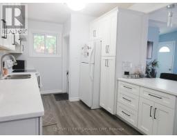 28 HAWKESBURY AVENUE - 7