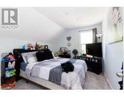 46 SPRINGBANK DRIVE - 19