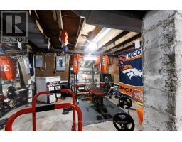 46 SPRINGBANK DRIVE - 32