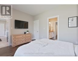 50 VEALE CRESCENT - 12