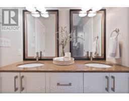 50 VEALE CRESCENT - 13