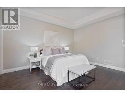 50 VEALE CRESCENT - 16