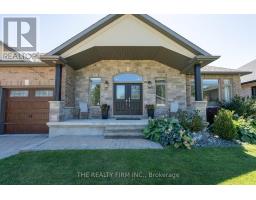50 VEALE CRESCENT - 2