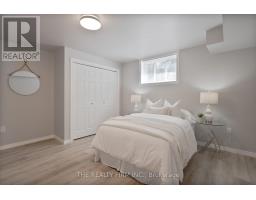 50 VEALE CRESCENT - 28