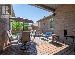 50 VEALE CRESCENT - 30