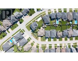 50 VEALE CRESCENT - 37