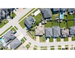 50 VEALE CRESCENT - 38