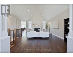 50 VEALE CRESCENT - 4
