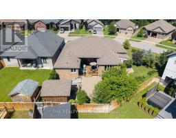 50 VEALE CRESCENT - 40