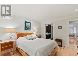 37 - 14 DOON DRIVE - 18