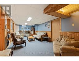 37 - 14 DOON DRIVE - 30