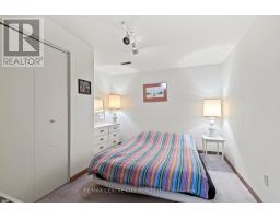 37 - 14 DOON DRIVE - 32