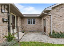 37 - 14 DOON DRIVE - 4