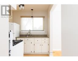 571 GAINSBOROUGH ROAD - 3