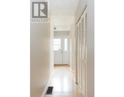 571 GAINSBOROUGH ROAD - 8