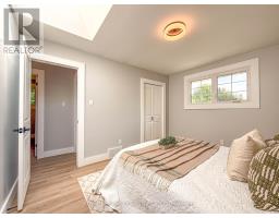 1260 ERNEST AVENUE - 21