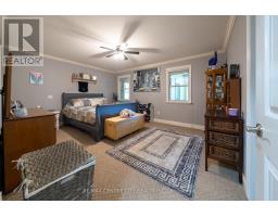 37 BRIDLE PATH - 22
