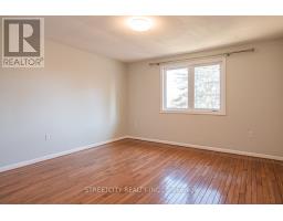 814 GRENFELL DRIVE - 32