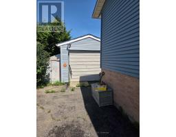 1093 CREE AVENUE - 11