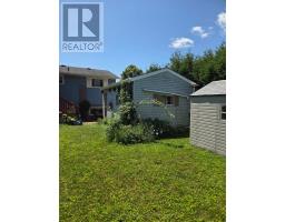 1093 CREE AVENUE - 8