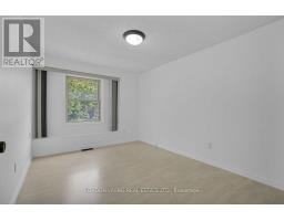 80 ROLLSCOURT PLACE - 14