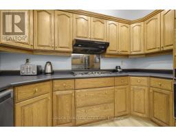 80 ROLLSCOURT PLACE - 9