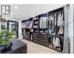 95 CHALET CRESCENT - 28
