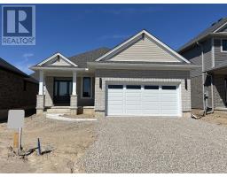 45 HEMLOCK CRESCENT - 1