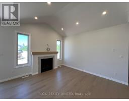 45 HEMLOCK CRESCENT - 12