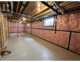 45 HEMLOCK CRESCENT - 25