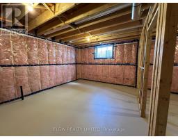 45 HEMLOCK CRESCENT - 26