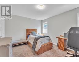 1303 DYER CRESCENT - 27