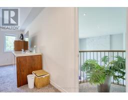 1303 DYER CRESCENT - 32