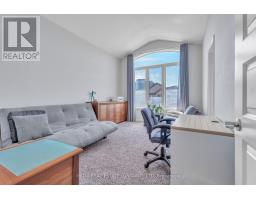 1303 DYER CRESCENT - 40