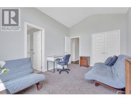 1303 DYER CRESCENT - 41