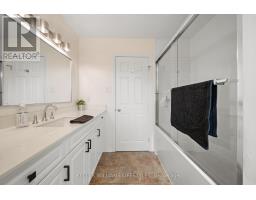 84 VIRGINIA CRESCENT - 32
