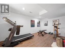 84 VIRGINIA CRESCENT - 33