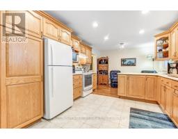 128 CONCORD CRESCENT - 9