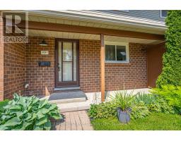 13 - 591 GRIFFITH STREET - 48