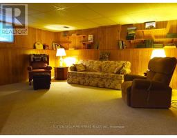 566 ALBERT BOULEVARD - 17