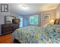45 MC GREGOR COURT - 14