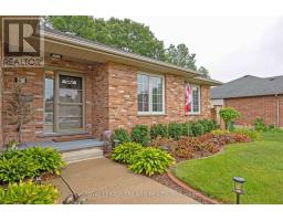 45 MC GREGOR COURT - 3