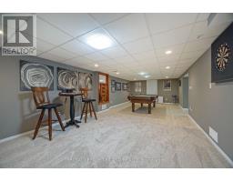 45 MC GREGOR COURT - 32