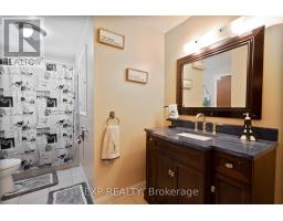 1904 ROYAL CRESCENT - 11
