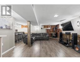 71 DUDLEY CRESCENT - 22