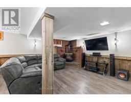 71 DUDLEY CRESCENT - 23