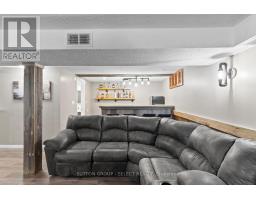 71 DUDLEY CRESCENT - 25